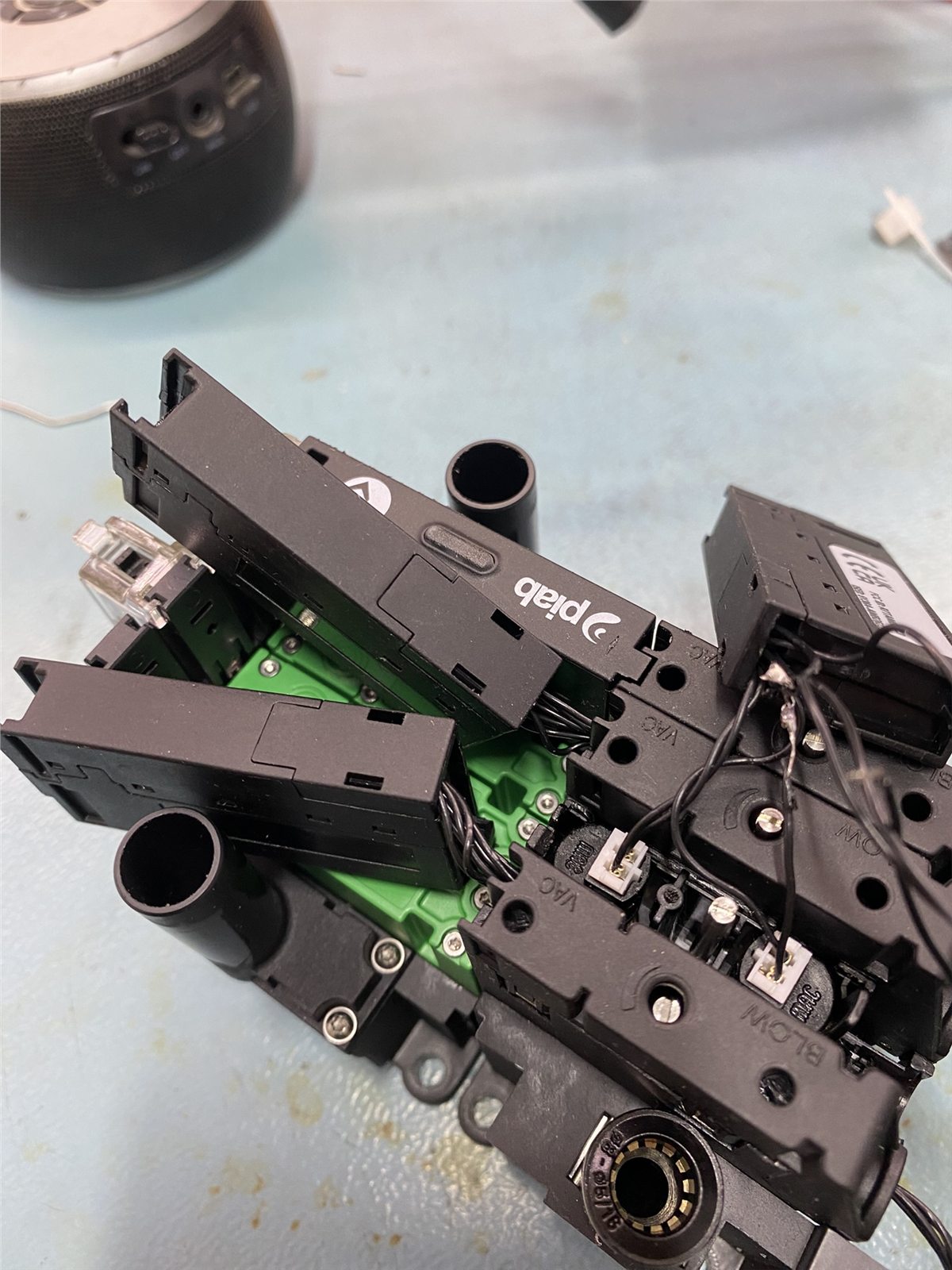 Modul industrial demontat pentru diagnoză și intervenție