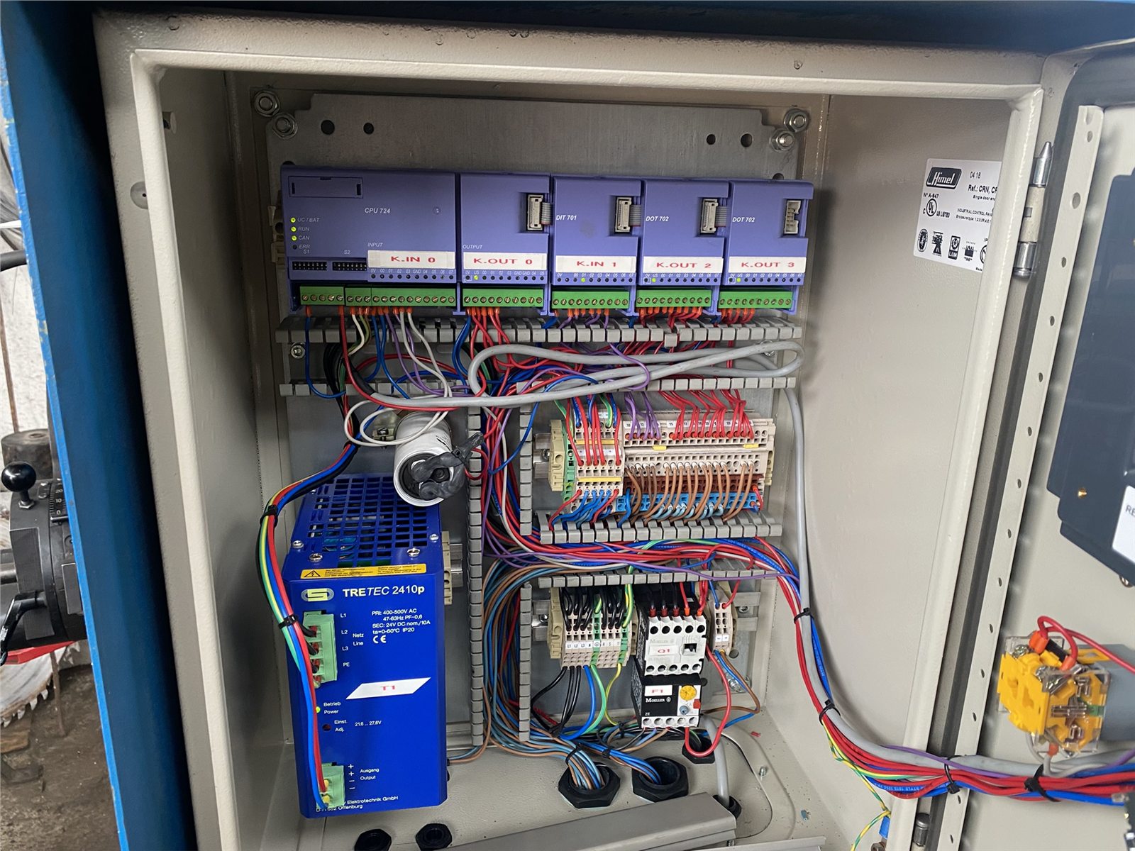 Tablou electric industrial deschis pentru lucrări de modernizare